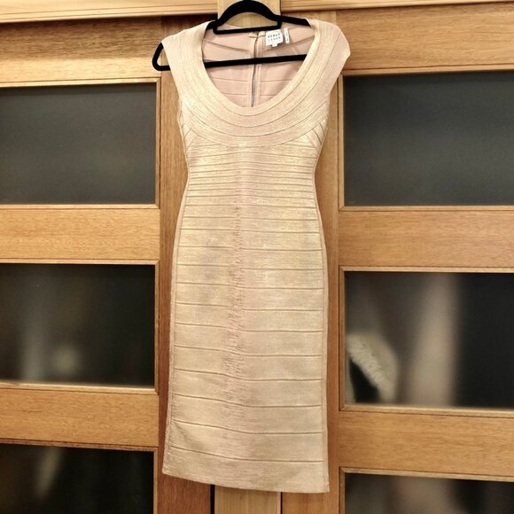 HERVE LEGER~MAIRA~Mini Foil Accent Scoop Neck Bandage Dress Metallic Pink Gold - Picture 4 of 8